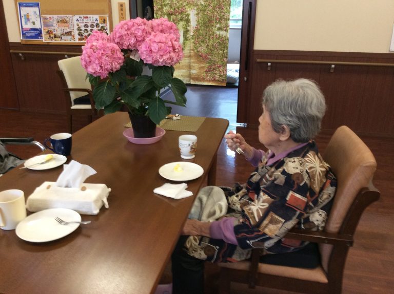 ユニットの皆さんでお茶会を行いました☕ | 福島県いわき市の特別養護老人ホーム【寿限無】